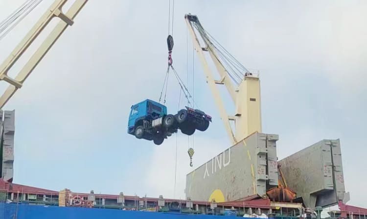 New Howo Trucks 400 | Sinotruk Howo 6x4 Tractor Truck Price in Senegal Darkar