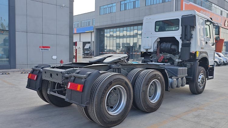 Sinotruk Howo 6x4 Tractor Truck for Sale in Senegal